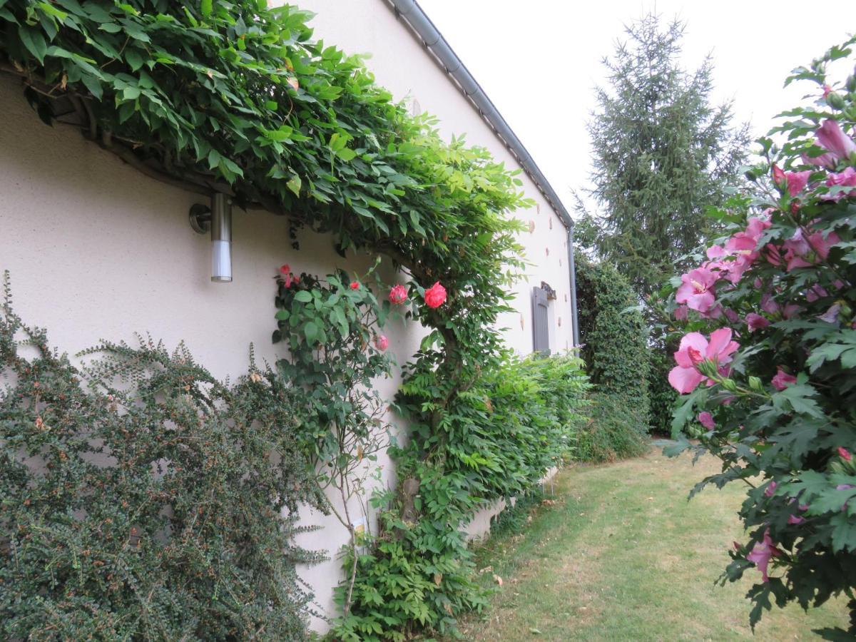 Bed and Breakfast Chez Pierre Et Caroline Les Herbiers Exterior foto